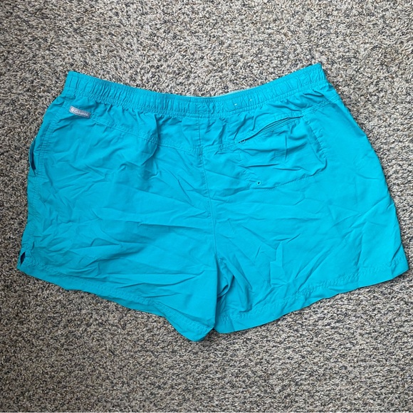 Columbia Women's Shorts - Picture 7 of 8
